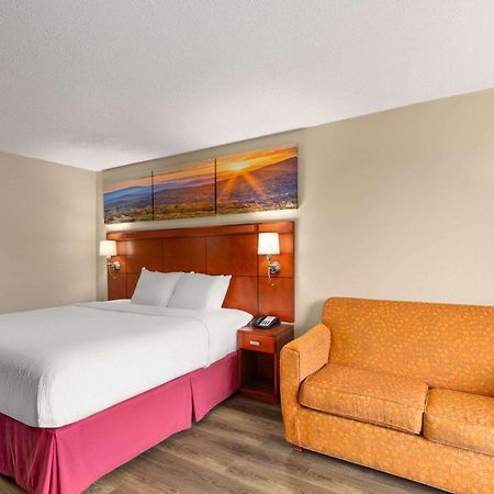 Days Inn By Wyndham Knoxville East Eksteriør bilde