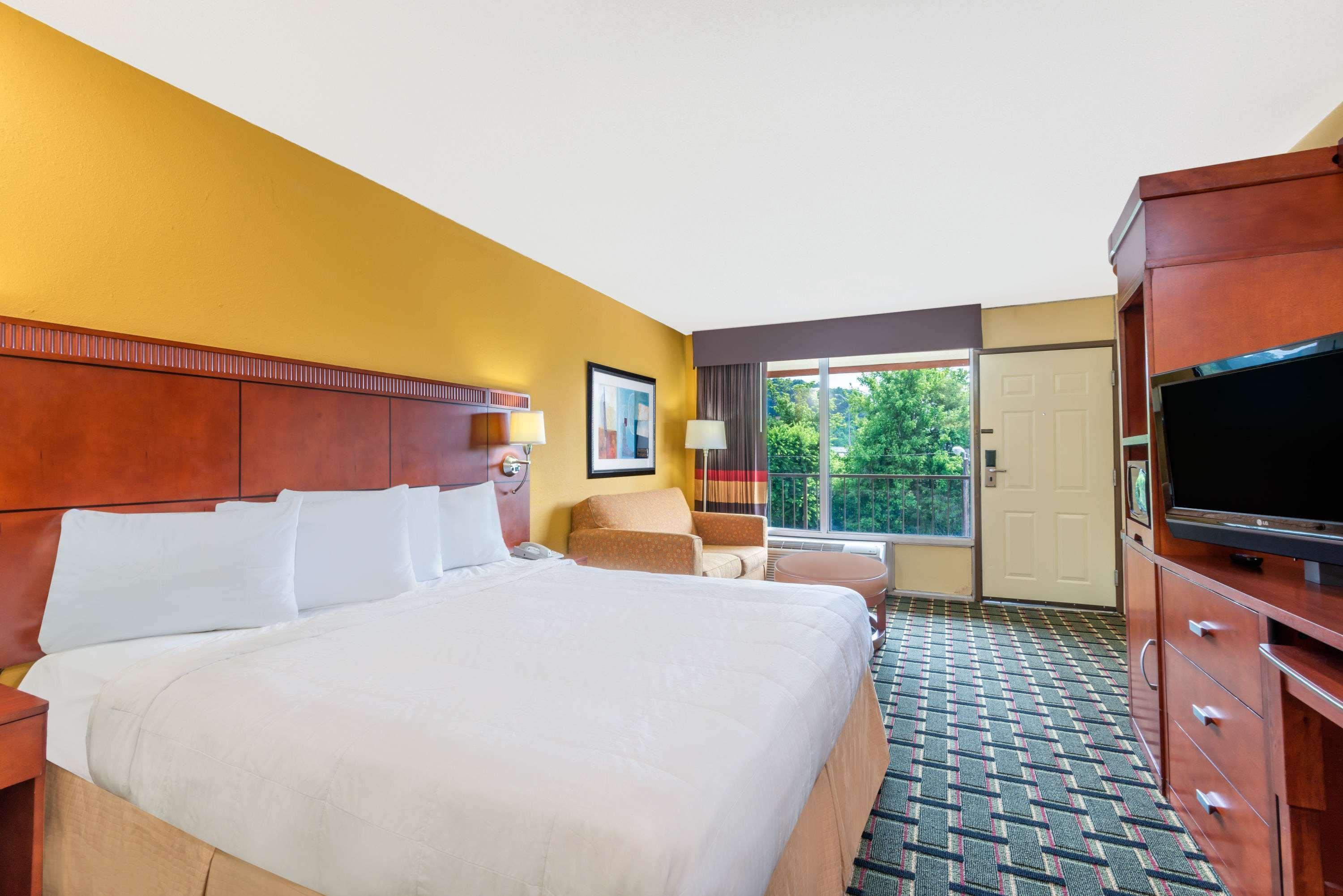Days Inn By Wyndham Knoxville East Eksteriør bilde