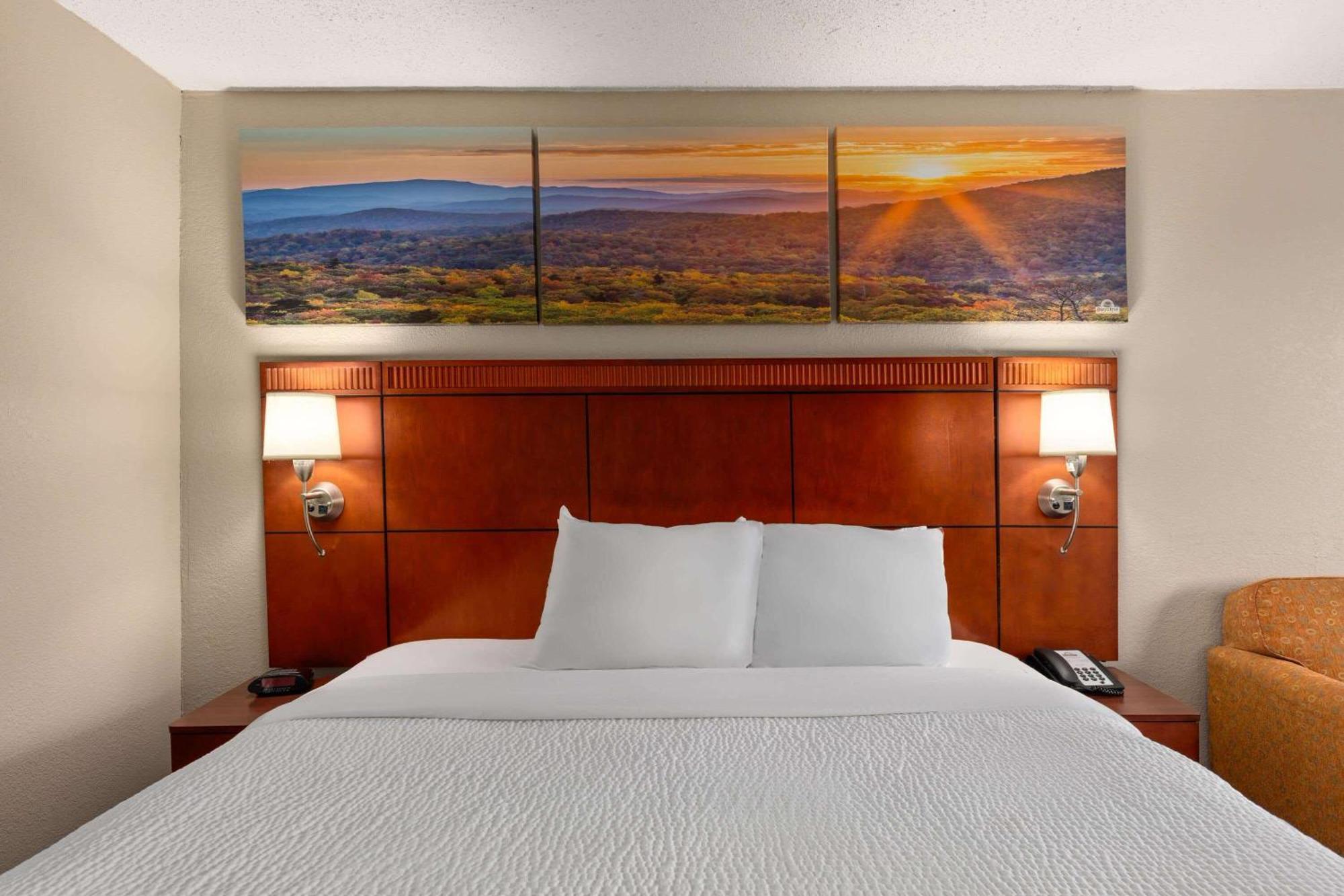 Days Inn By Wyndham Knoxville East Eksteriør bilde