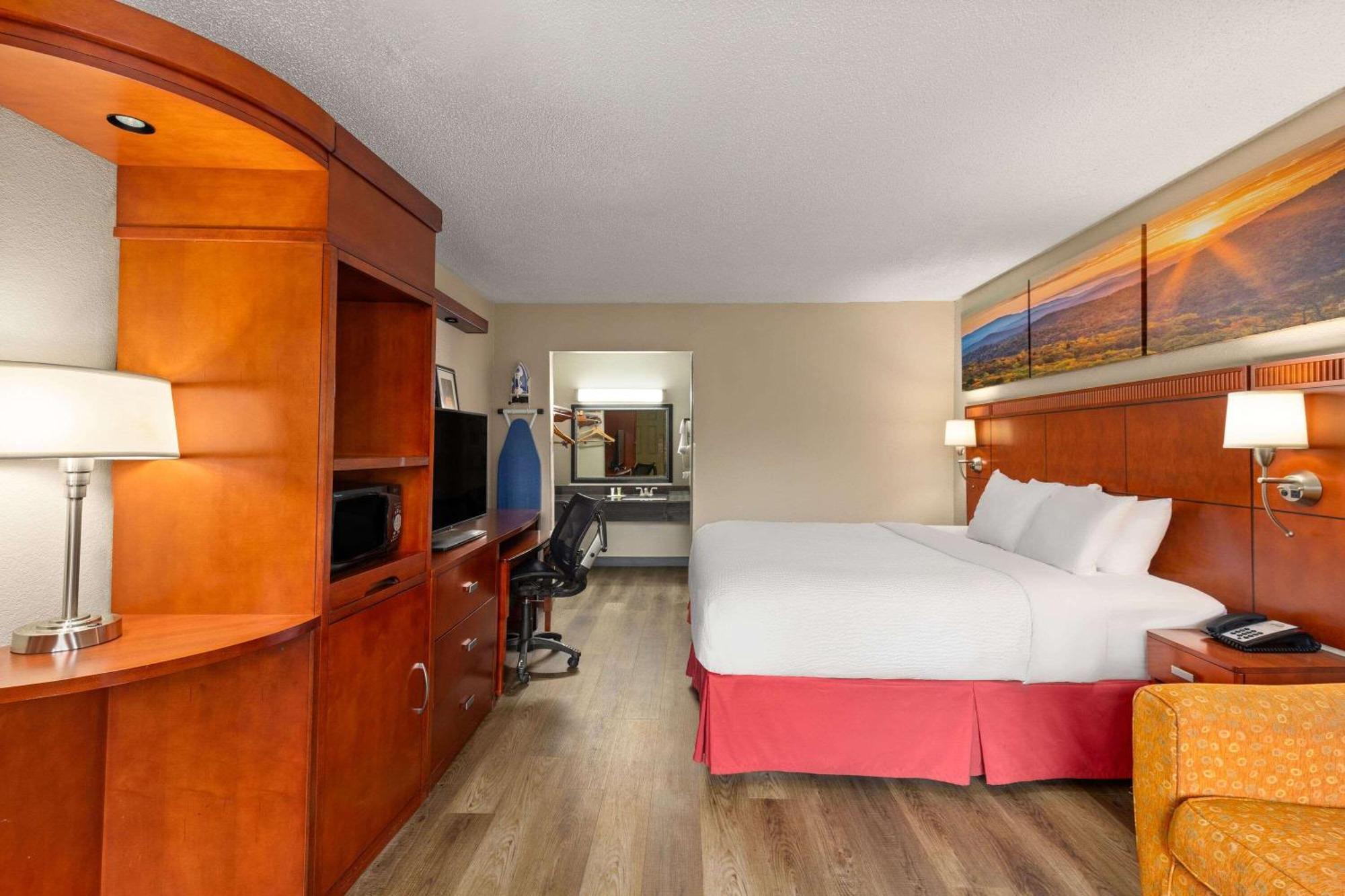 Days Inn By Wyndham Knoxville East Eksteriør bilde