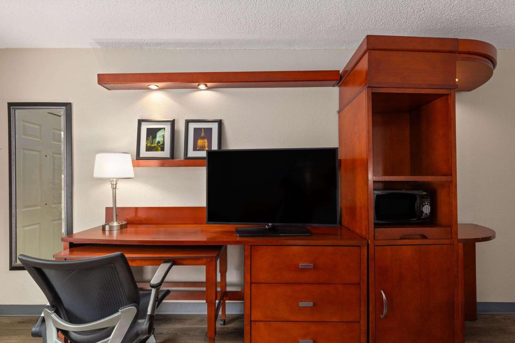 Days Inn By Wyndham Knoxville East Eksteriør bilde