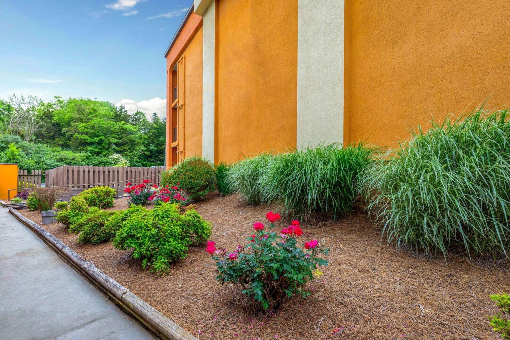 Days Inn By Wyndham Knoxville East Eksteriør bilde